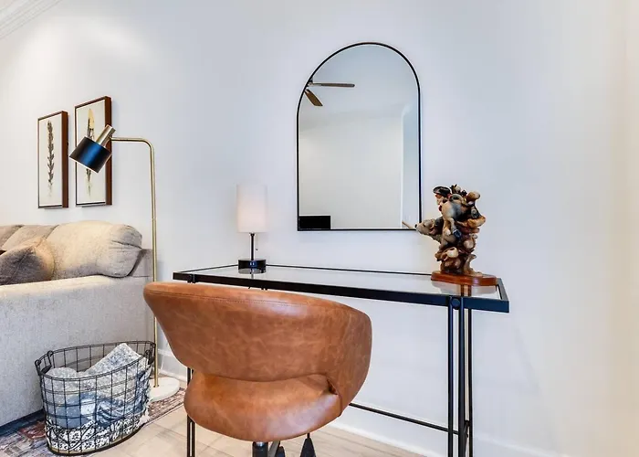 Designer Townhaus River Ranch & Hospitals Lafayette